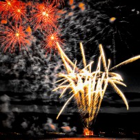 Les feux du 14 juillet à Évian-les-Bains - Haute-Savoie - France Les feux du 14 juillet à Évian-les-Bains - Haute-Savoie - France