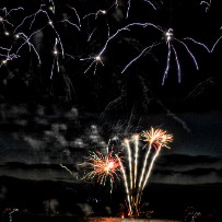 Les feux du 14 juillet à Évian-les-Bains - Haute-Savoie - France Les feux du 14 juillet à Évian-les-Bains - Haute-Savoie - France